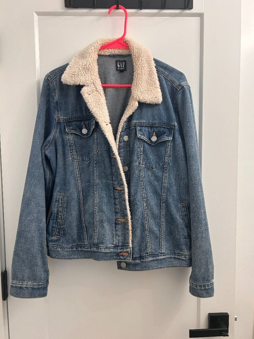 Gap Denim Jean Jacket with Sherpa Collar – Size XL